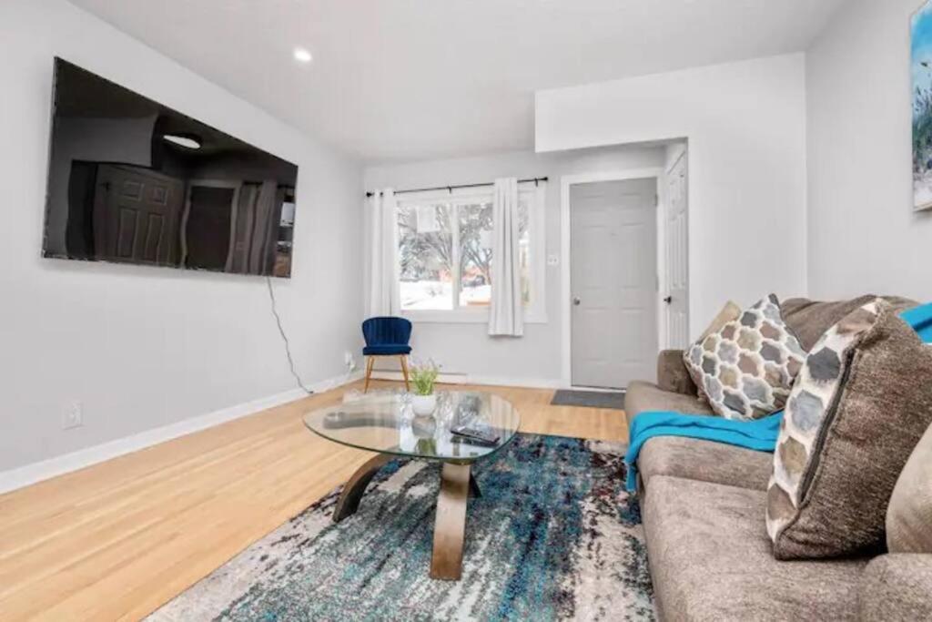 Accessible/Petfriendly-2Bedsuite YYC Kültér fotó