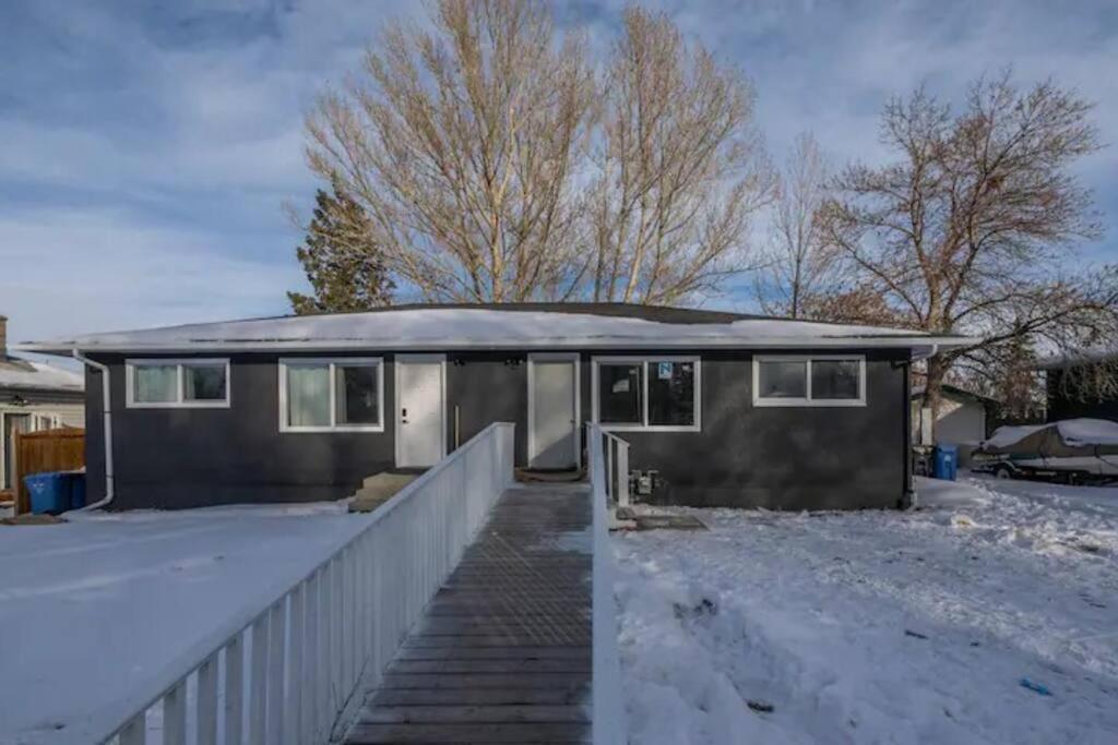 Accessible/Petfriendly-2Bedsuite YYC Kültér fotó